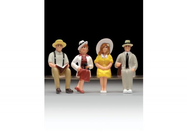 Amerikanische Figuren, sitz. / lgb 51406