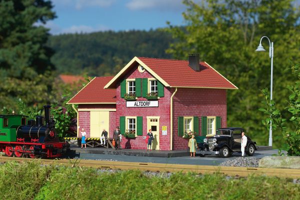 Bahnhof "Altdorf" / piko 63006